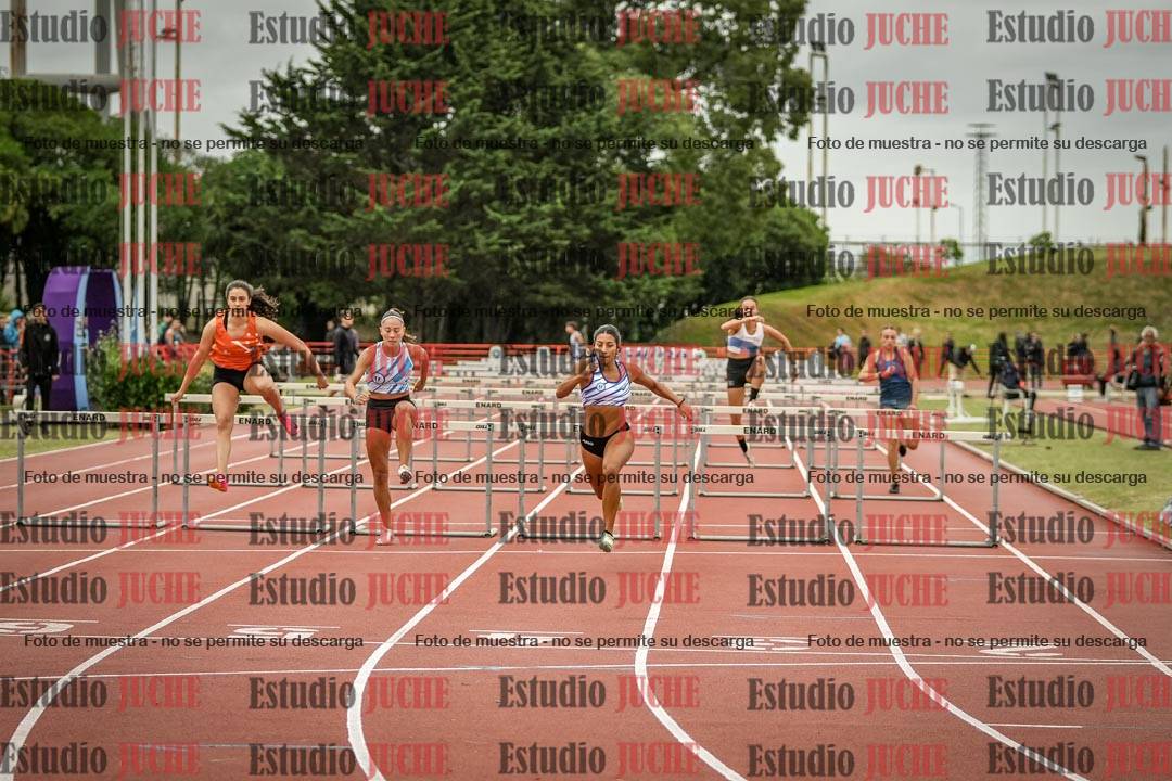 Fotos de los 100 m con vallas de mujeres - heptatlón 1