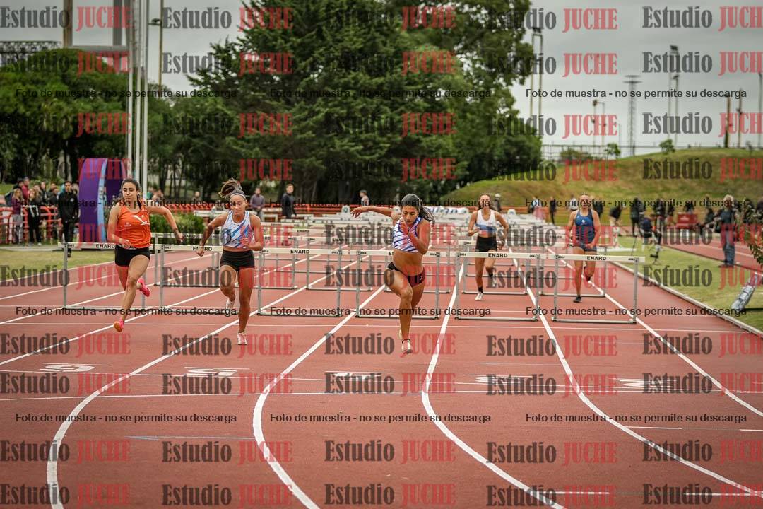 Fotos de los 100 m con vallas de mujeres - heptatlón 1