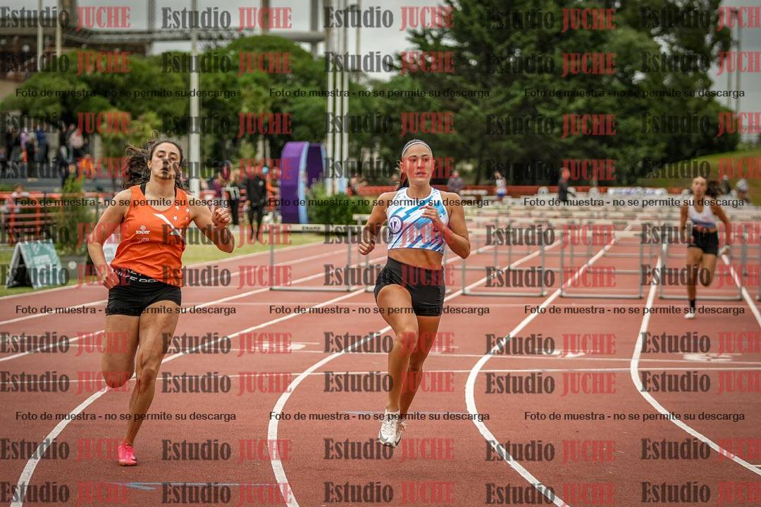 Fotos de los 100 m con vallas de mujeres - heptatlón 1