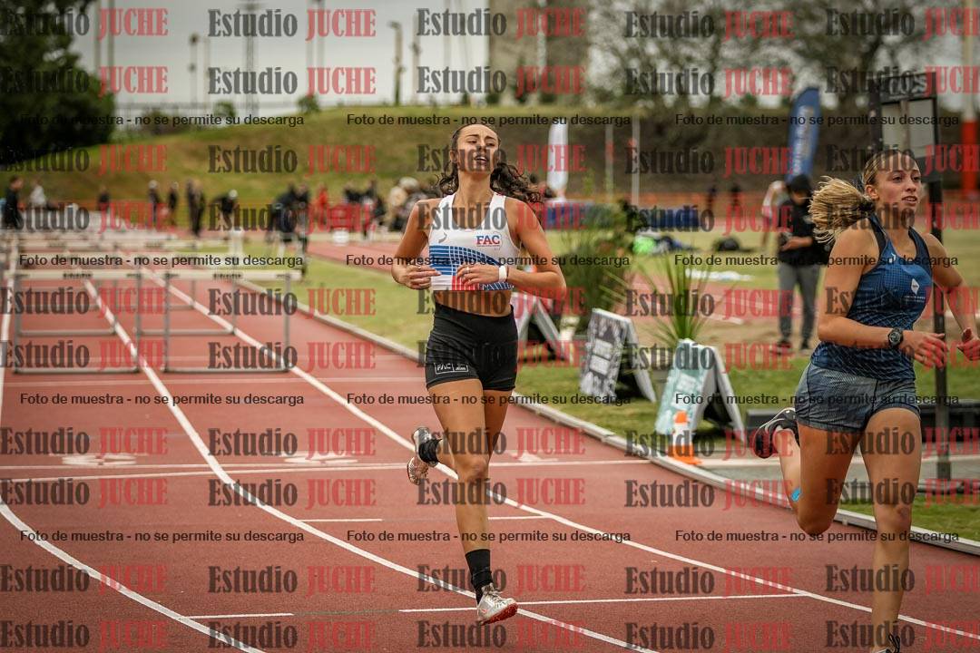 Fotos de los 100 m con vallas de mujeres - heptatlón 1