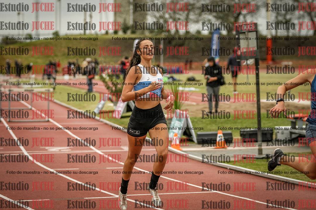 Fotos de los 100 m con vallas de mujeres - heptatlón 1