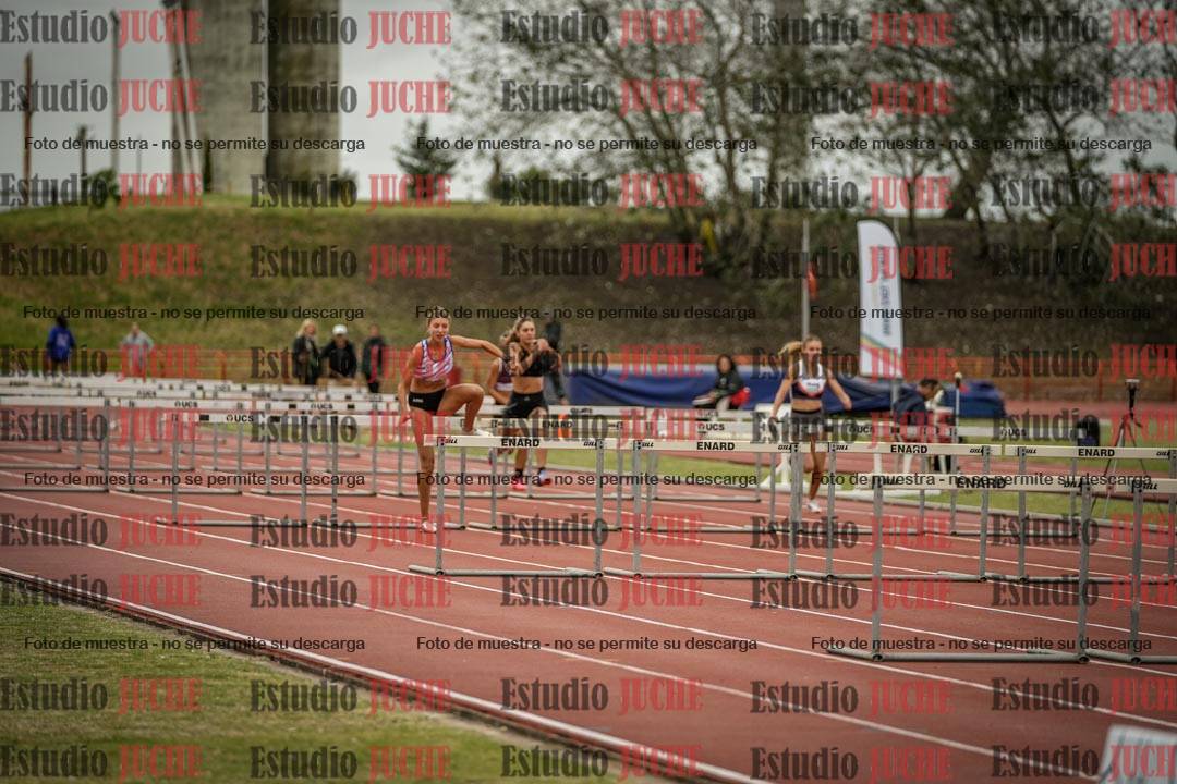 Fotos de los 100 m con vallas de mujeres