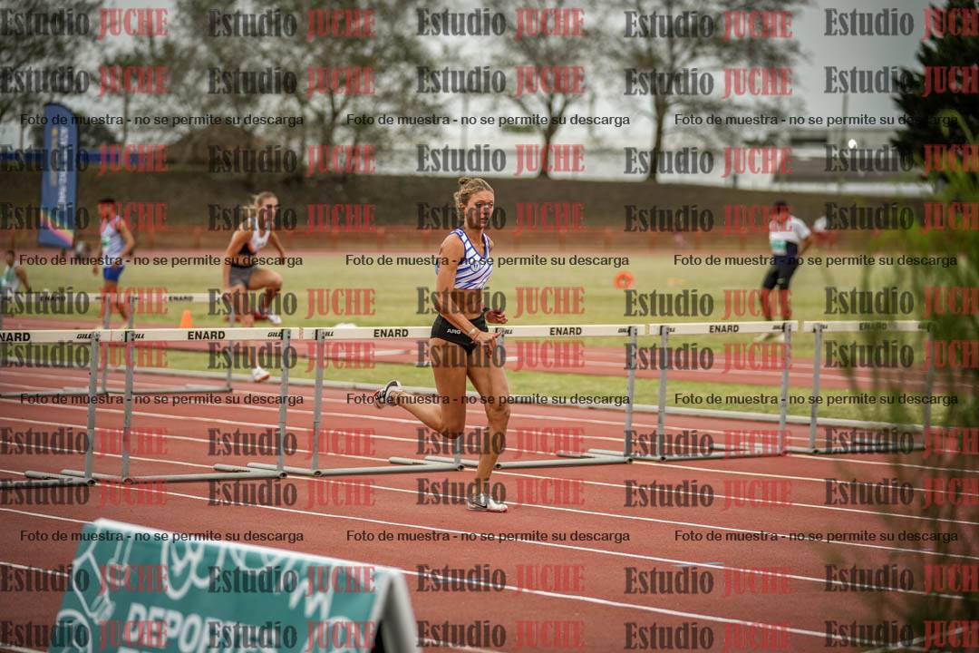 Fotos de los 100 m con vallas de mujeres