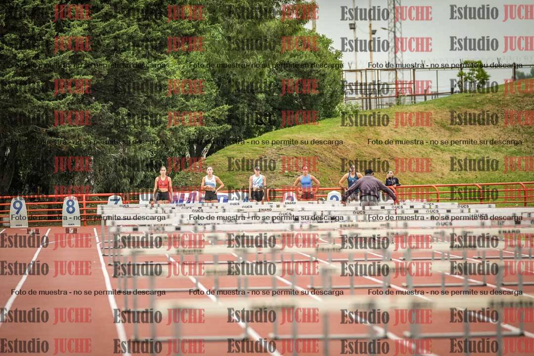Fotos de los 100 m con vallas de mujeres