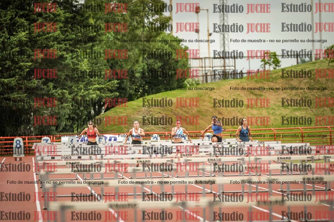 Fotos de los 100 m con vallas de mujeres