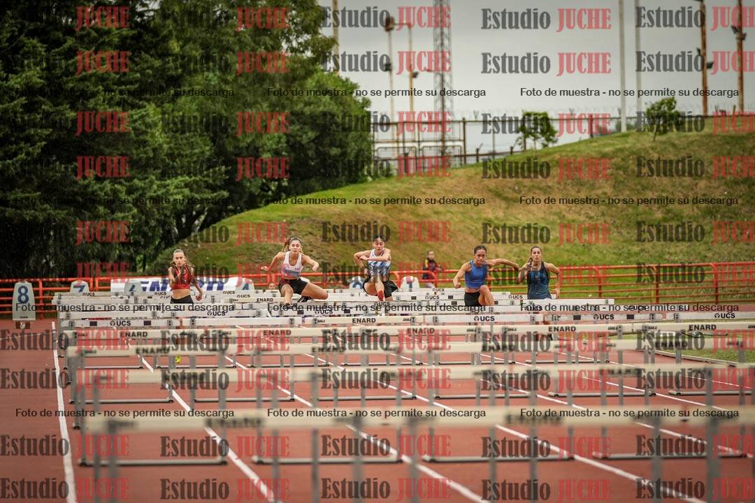 Fotos de los 100 m con vallas de mujeres