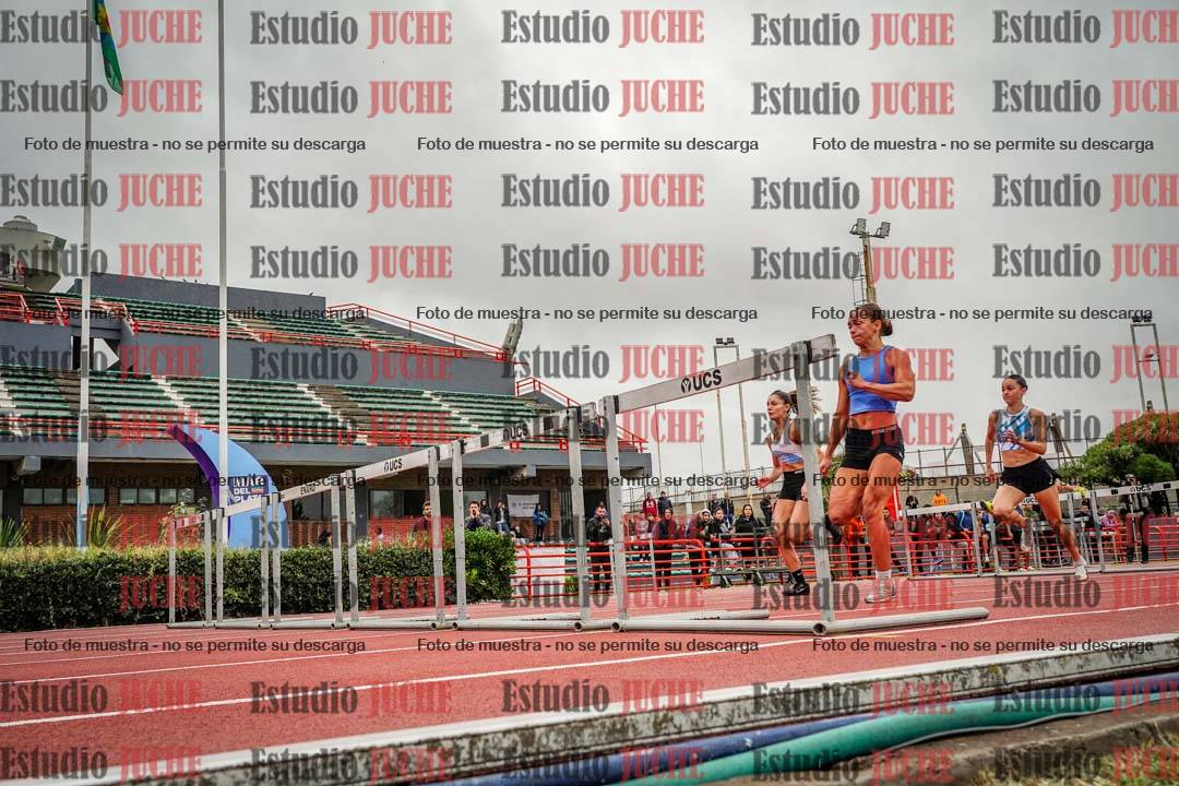 Fotos de los 100 m con vallas de mujeres