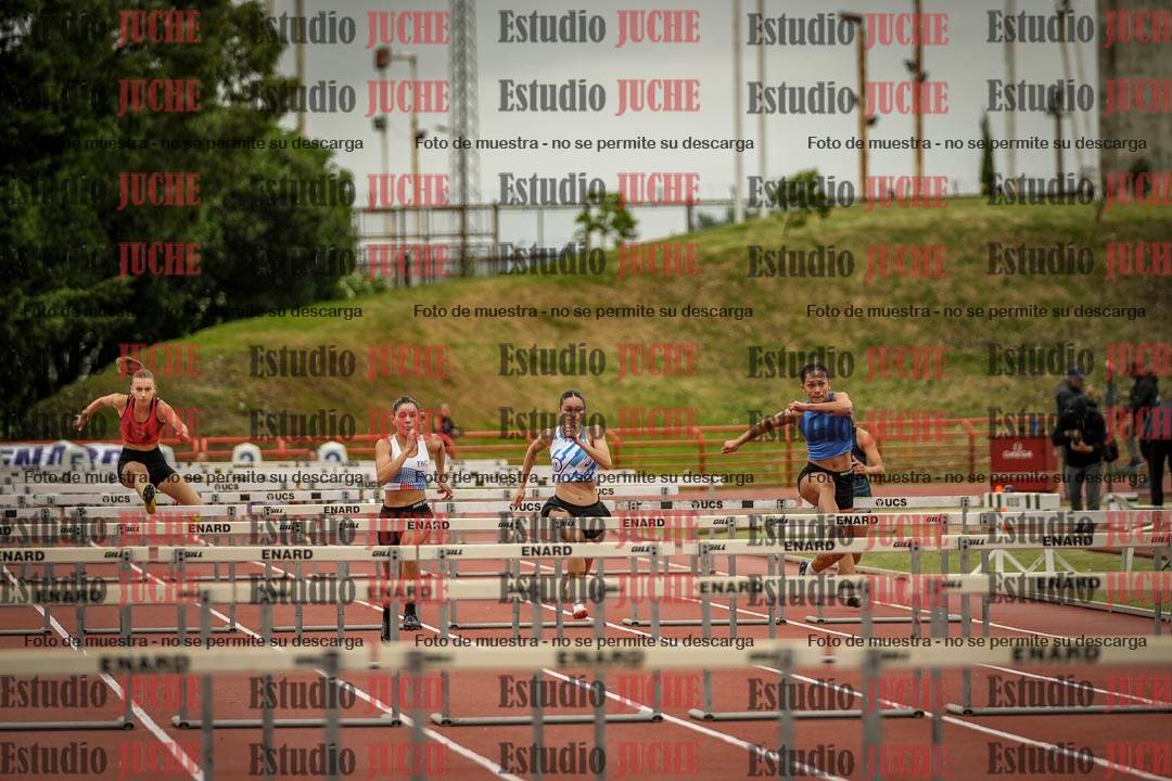 Fotos de los 100 m con vallas de mujeres