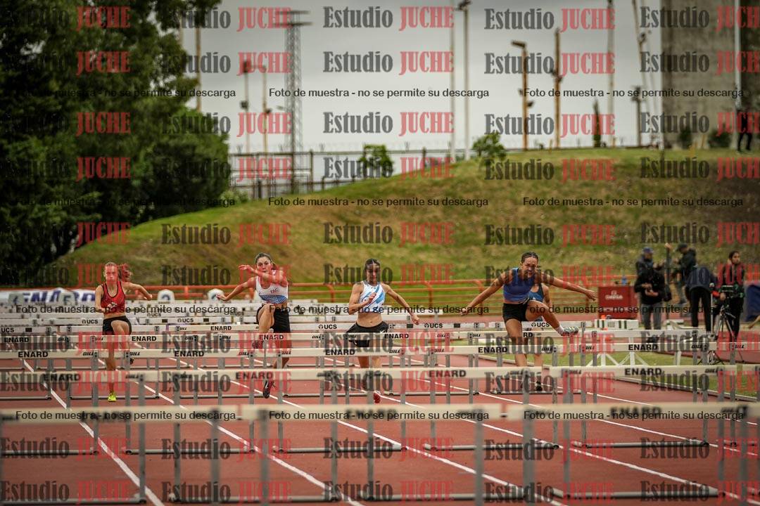 Fotos de los 100 m con vallas de mujeres