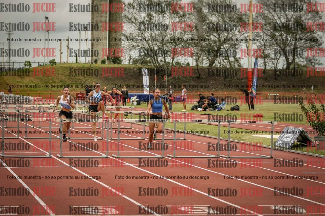 Fotos de los 100 m con vallas de mujeres