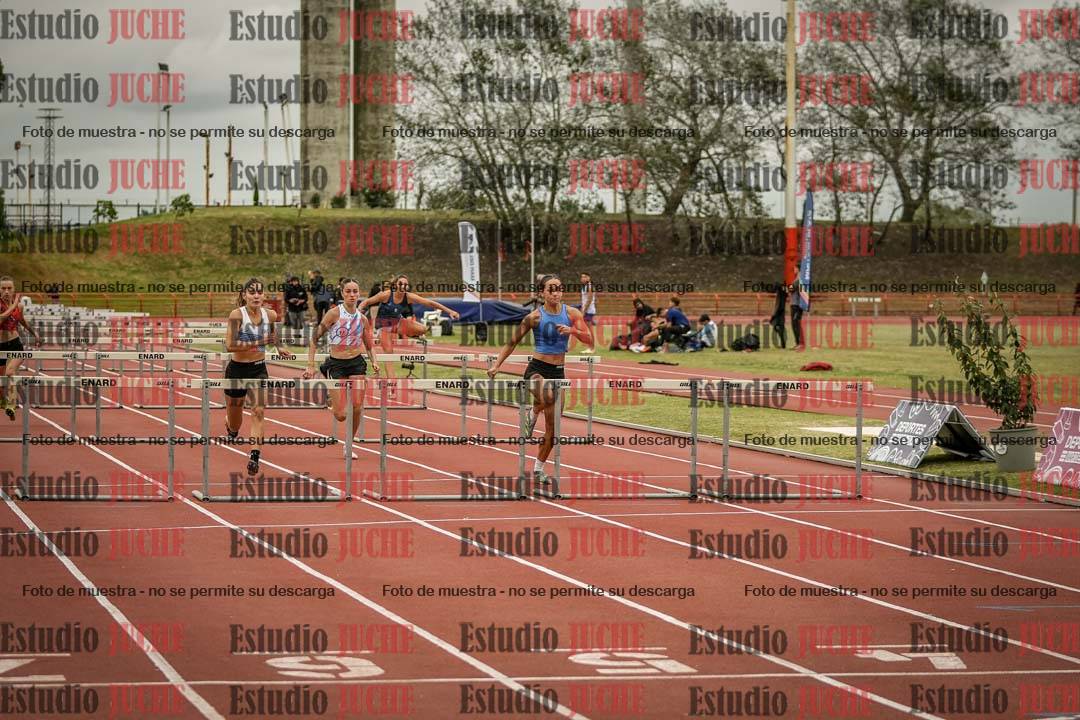 Fotos de los 100 m con vallas de mujeres