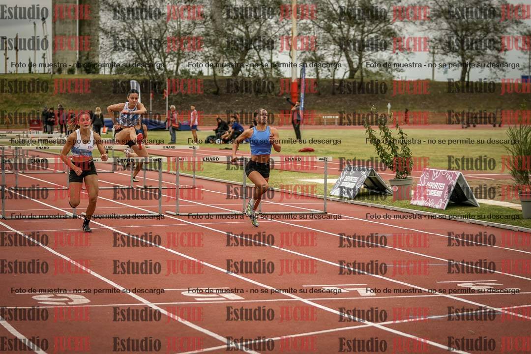 Fotos de los 100 m con vallas de mujeres