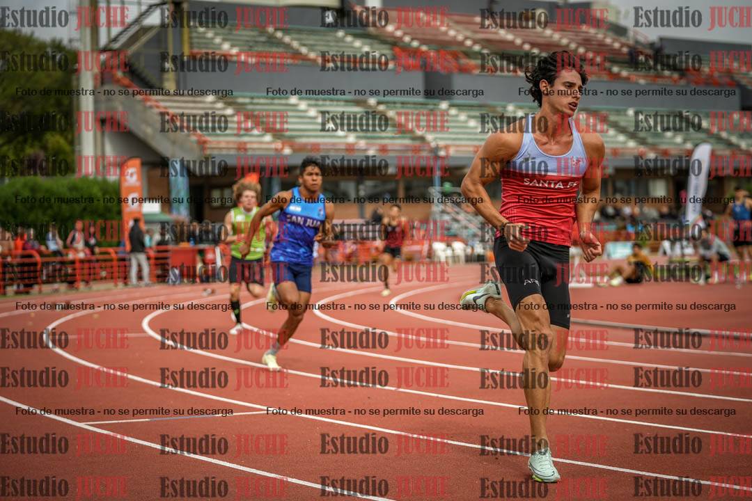 Fotos de los 400 m llanos de varones