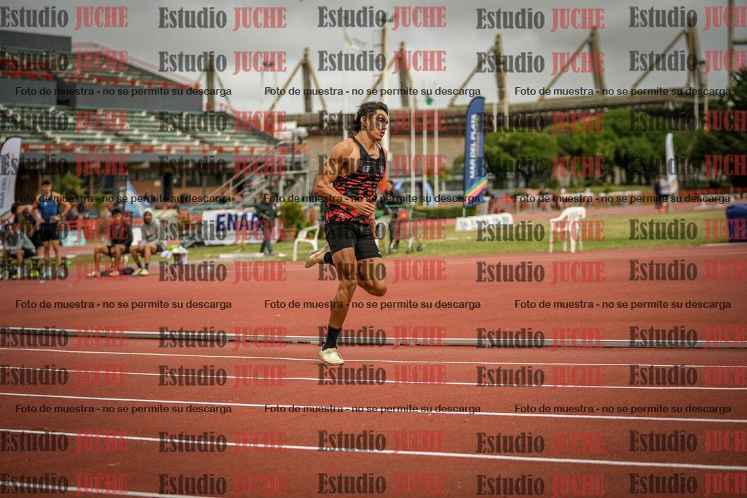 Fotos de los 400 m llanos de varones