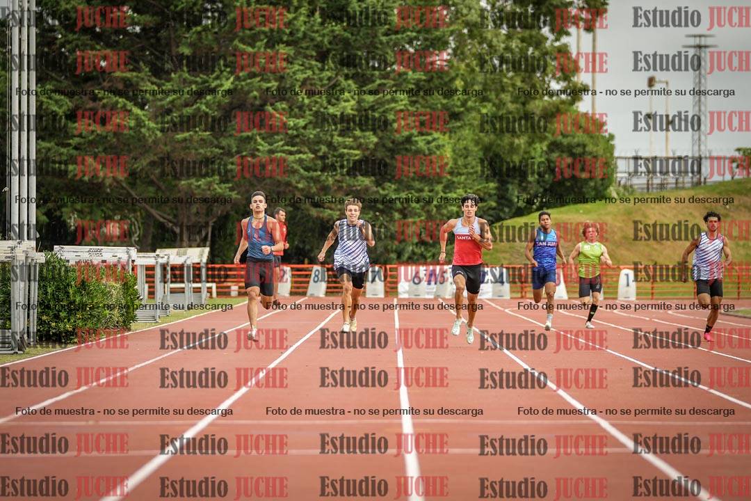 Fotos de los 400 m llanos de varones