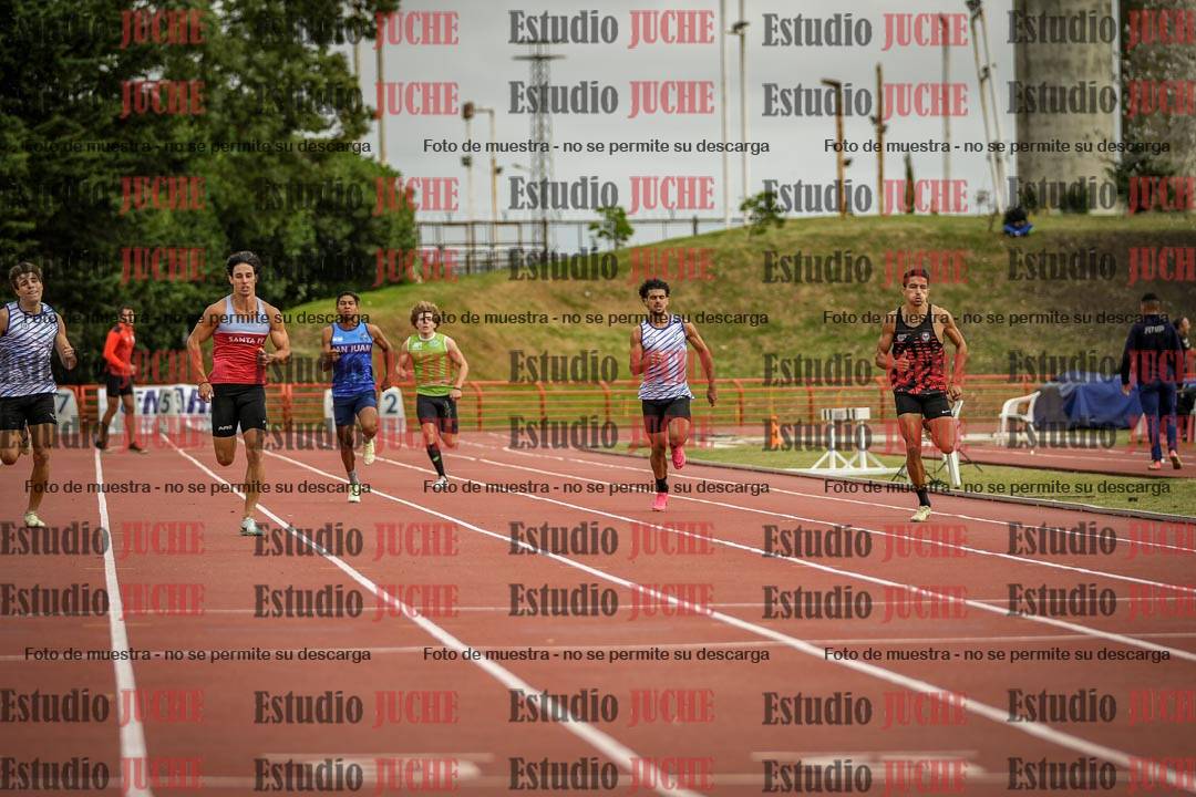 Fotos de los 400 m llanos de varones