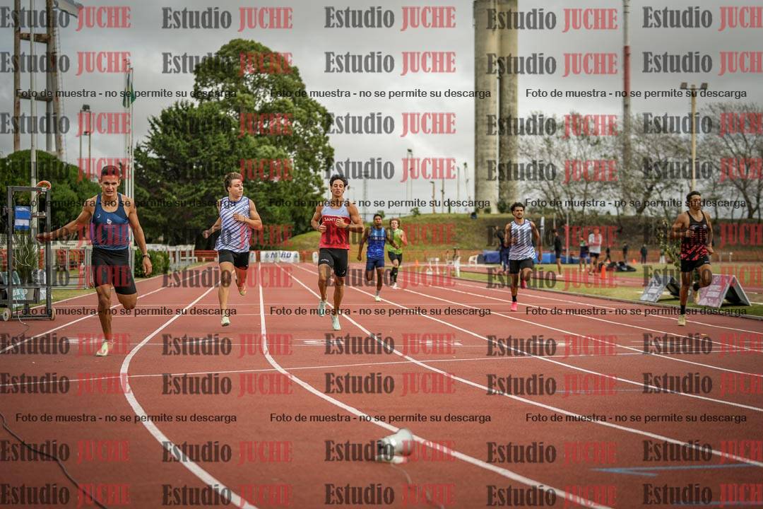 Fotos de los 400 m llanos de varones