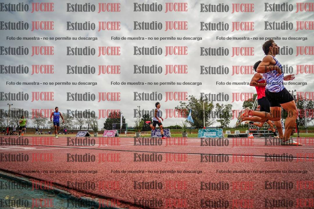 Fotos de los 400 m llanos de varones