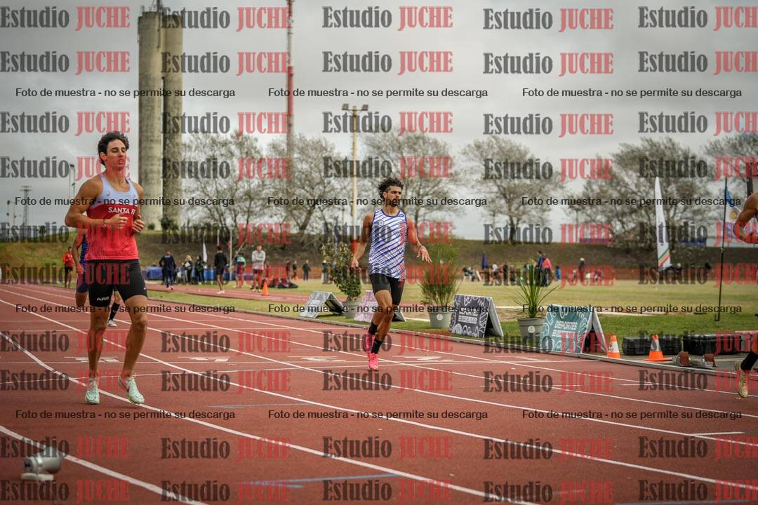 Fotos de los 400 m llanos de varones