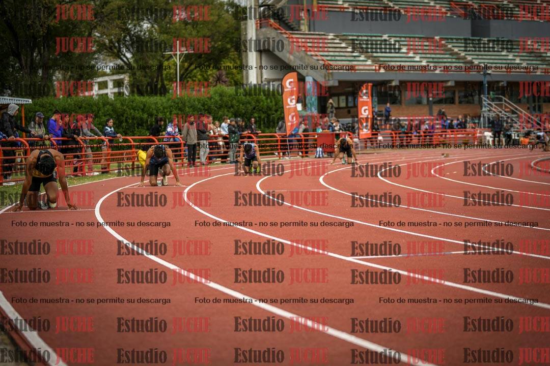 Fotos de los 400 m llanos de varones
