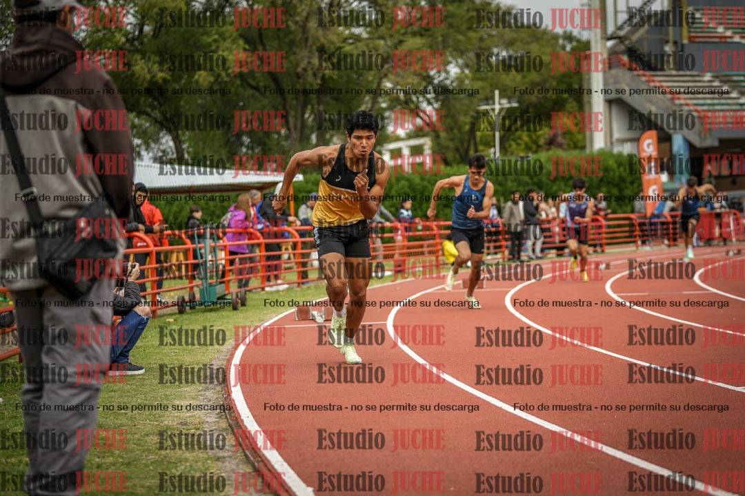 Fotos de los 400 m llanos de varones