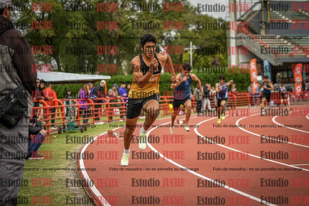 Fotos de los 400 m llanos de varones