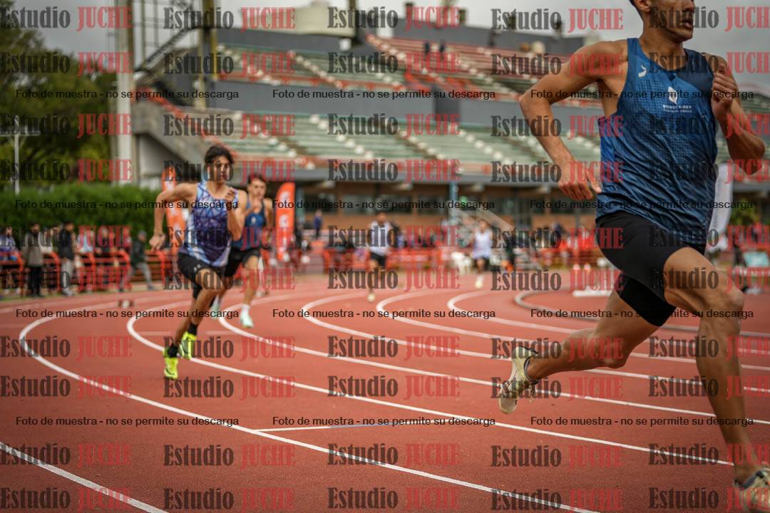 Fotos de los 400 m llanos de varones