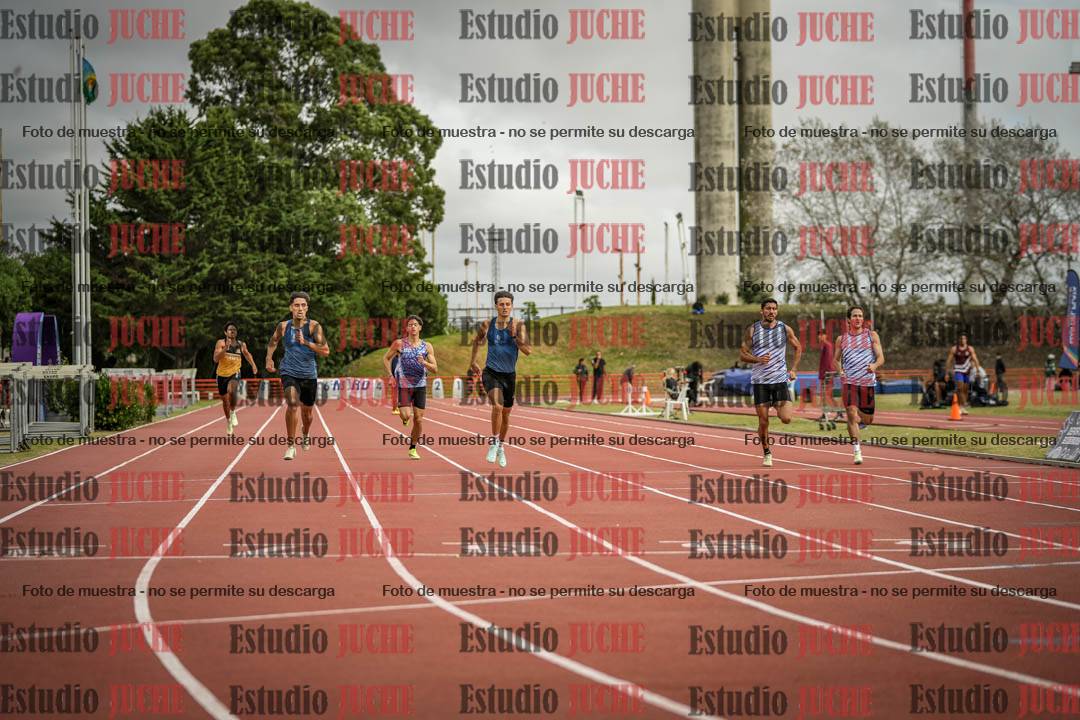 Fotos de los 400 m llanos de varones