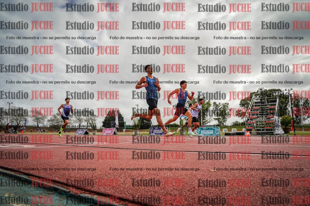 Fotos de los 400 m llanos de varones