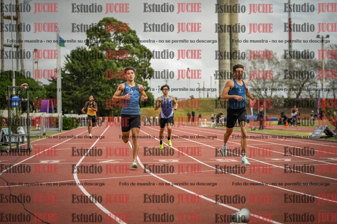 Fotos de los 400 m llanos de varones