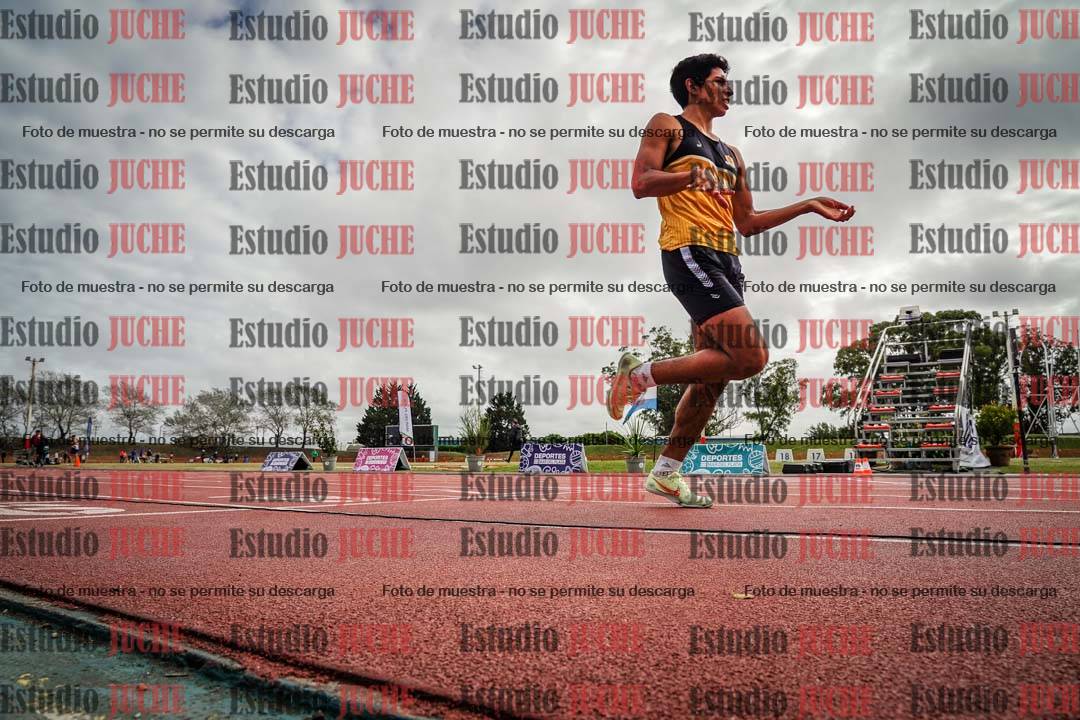 Fotos de los 400 m llanos de varones