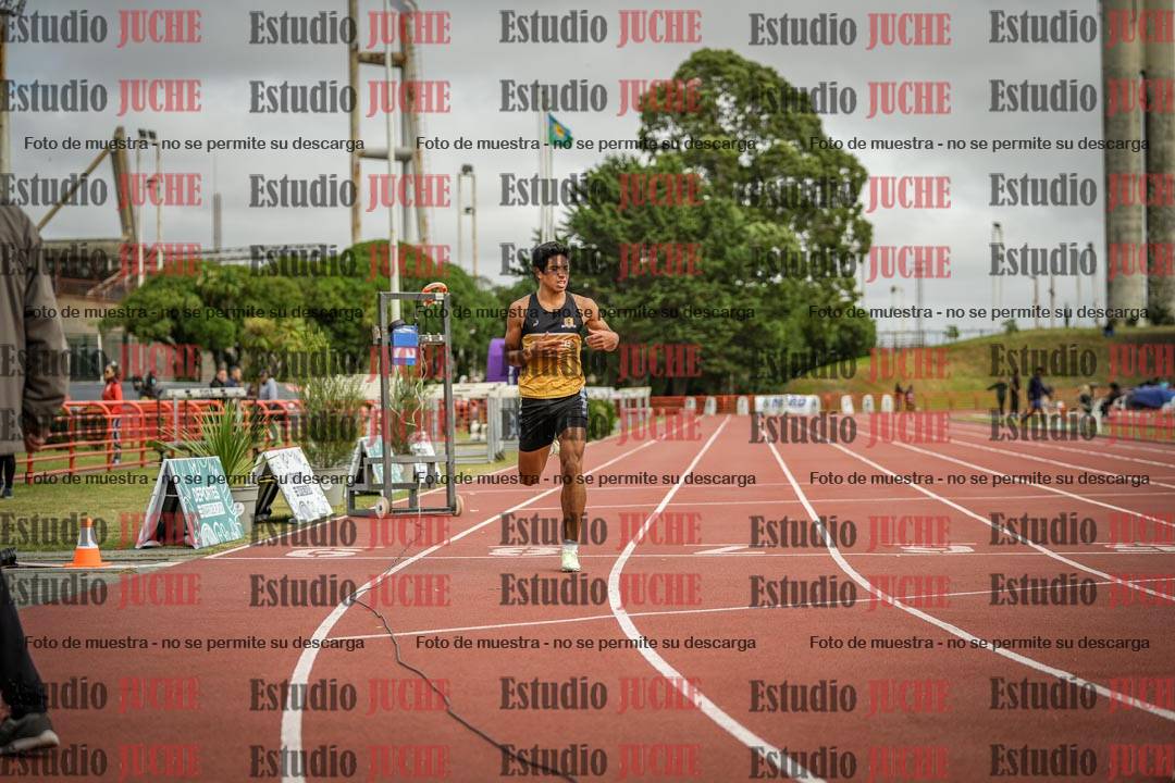 Fotos de los 400 m llanos de varones