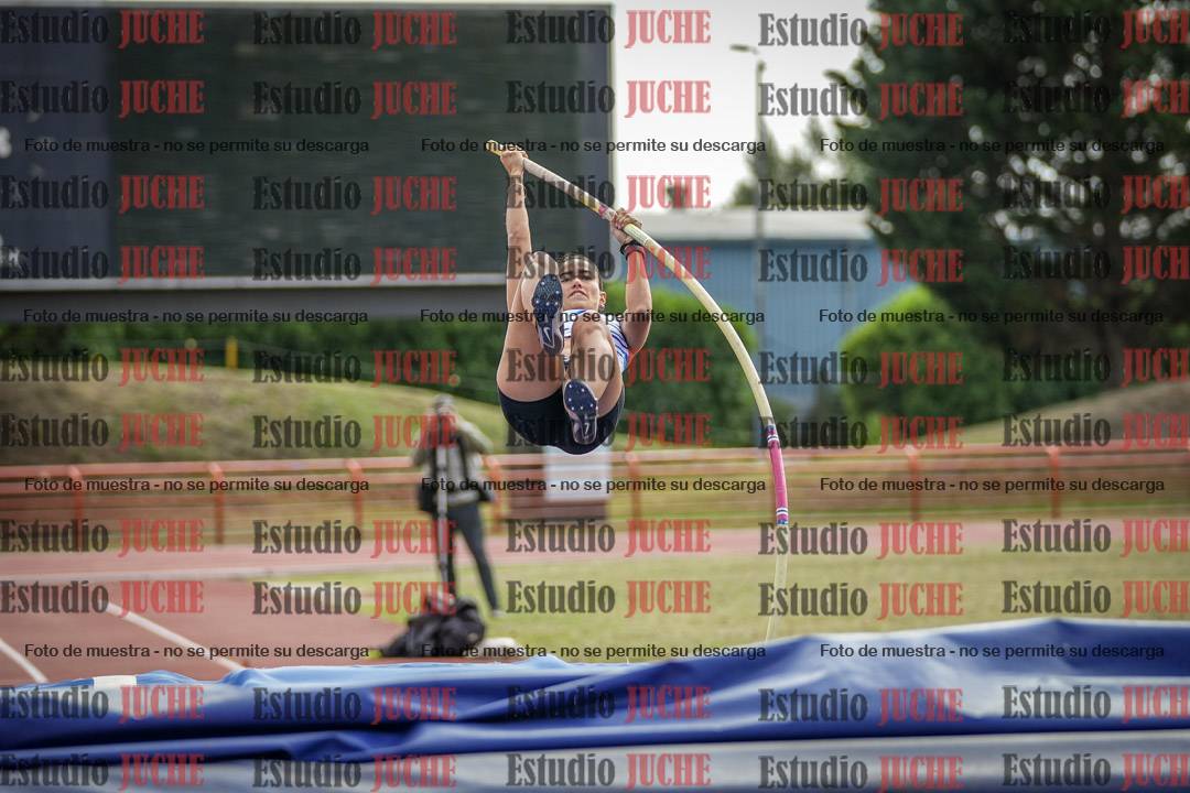 Fotos del salto con garrocha de mujeres