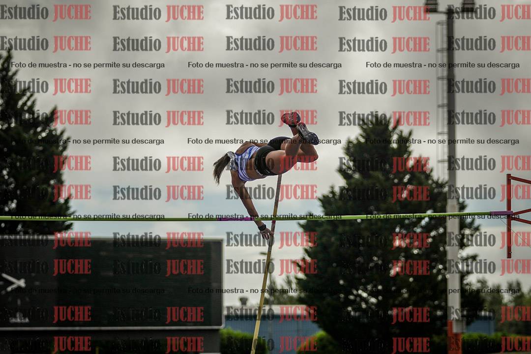 Fotos del salto con garrocha de mujeres