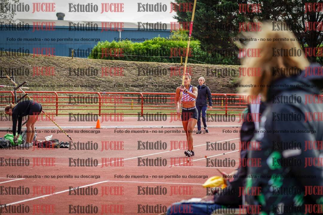 Fotos del salto con garrocha de mujeres