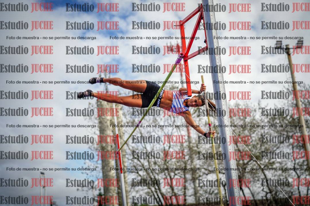 Fotos del salto con garrocha de mujeres