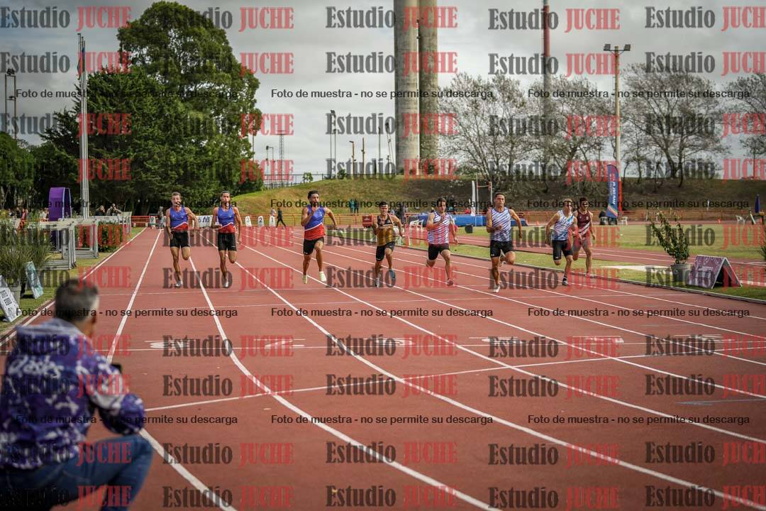 Fotos de los 100 m llanos de varones - FINAL