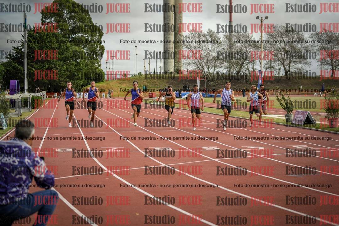 Fotos de los 100 m llanos de varones - FINAL