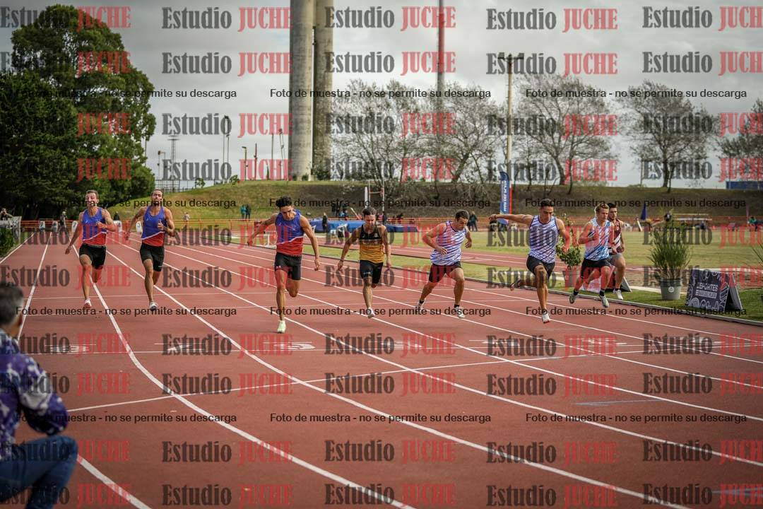 Fotos de los 100 m llanos de varones - FINAL