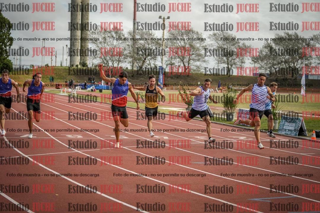 Fotos de los 100 m llanos de varones - FINAL