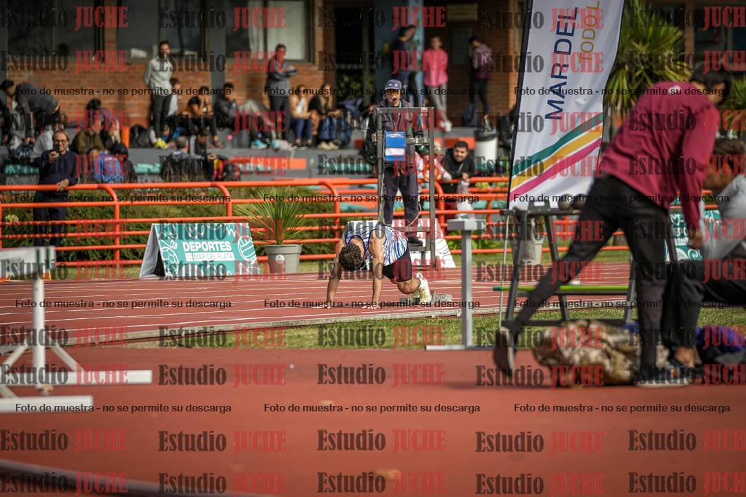 Fotos de los 400 m llanos de varones - FINAL