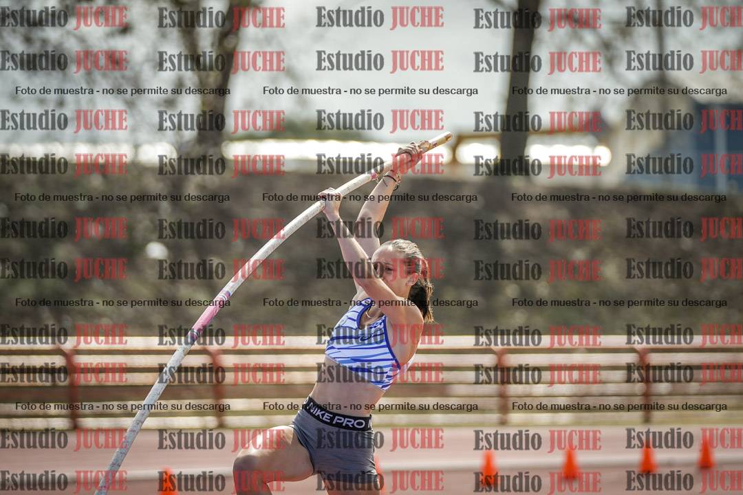 Fotos del salto con garrocha de mujeres