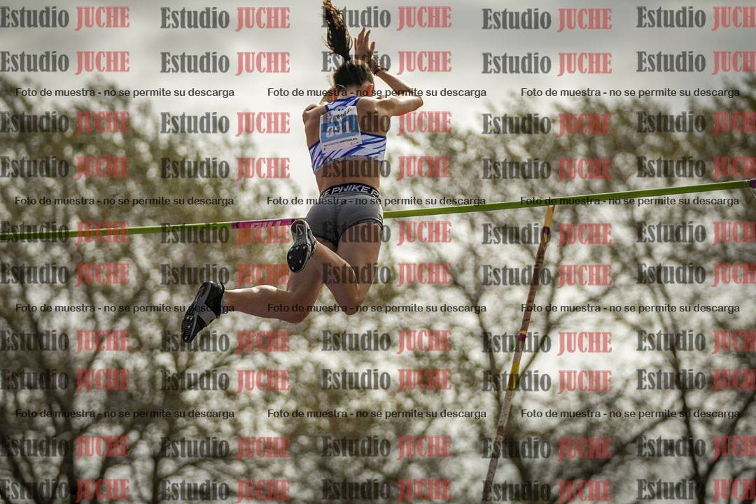 Fotos del salto con garrocha de mujeres