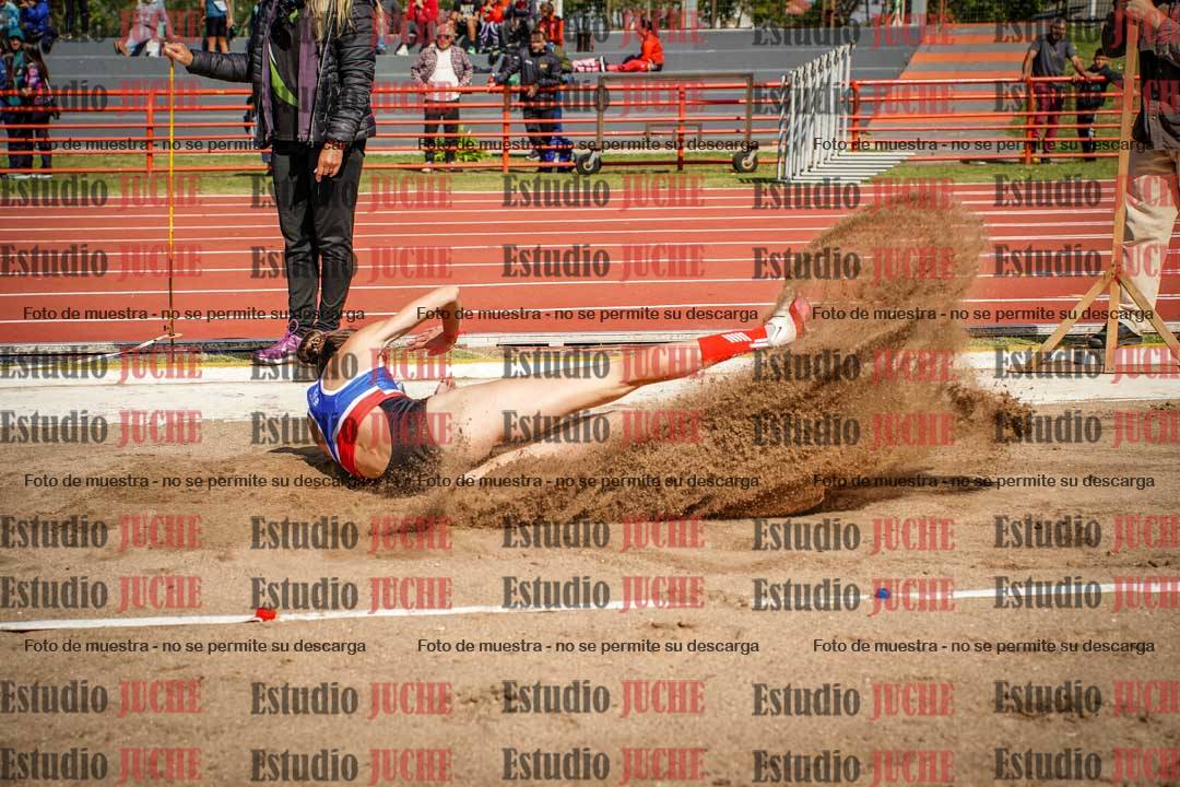 Fotos del salto en largo de mujeres