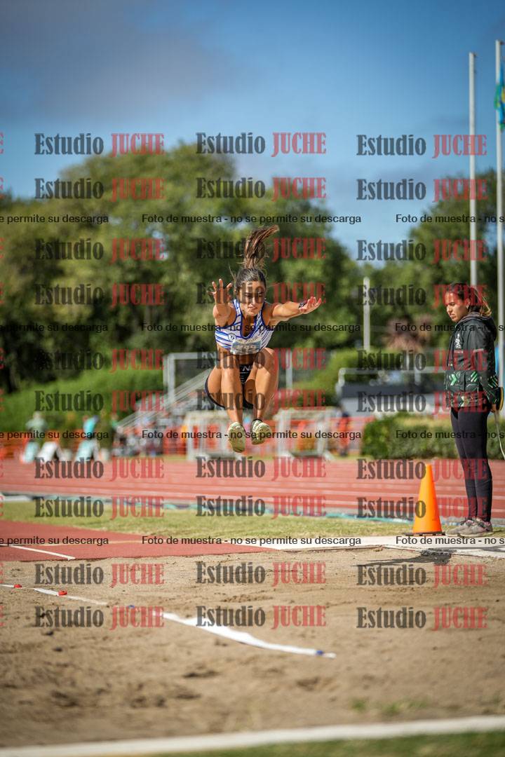 Fotos del salto en largo de mujeres