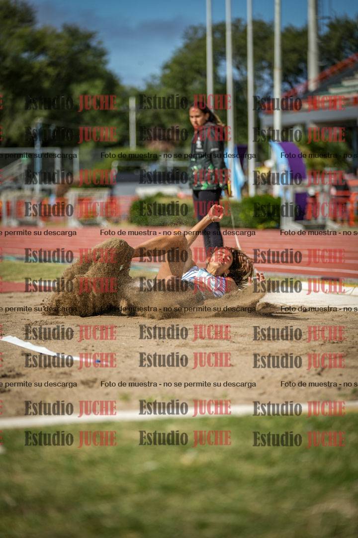 Fotos del salto en largo de mujeres