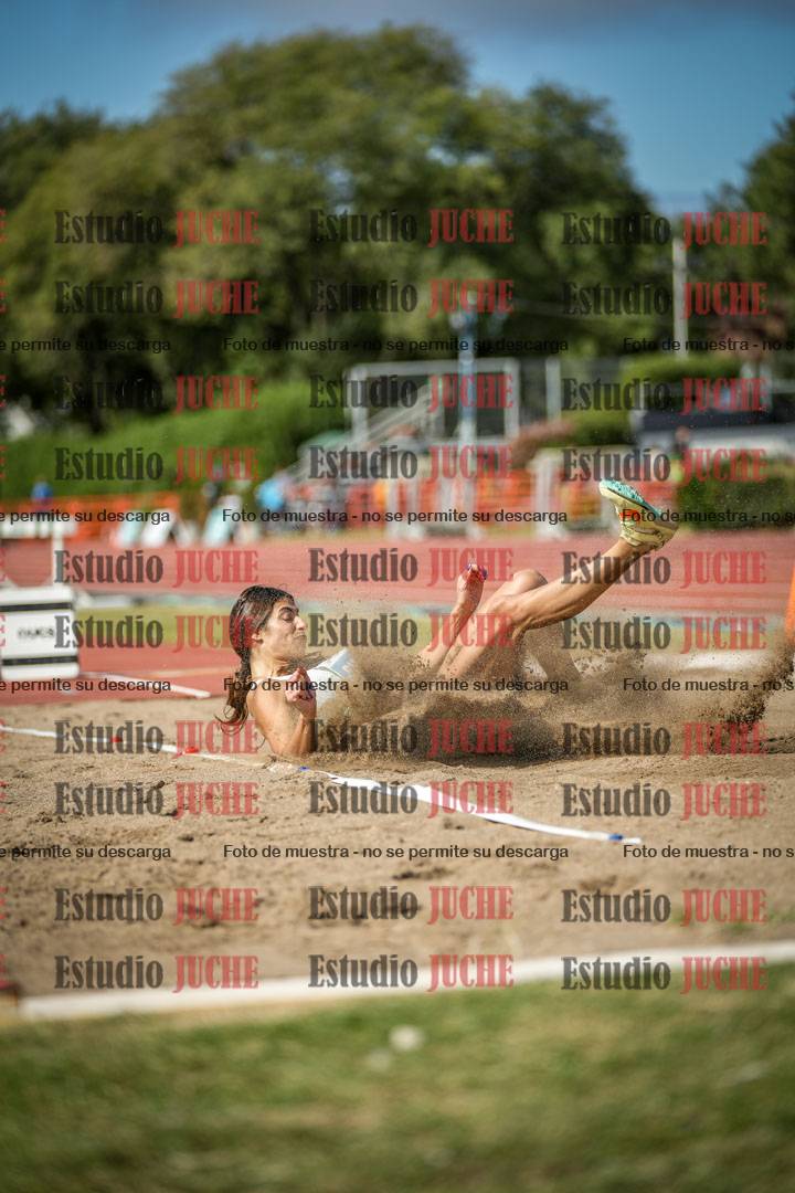 Fotos del salto en largo de mujeres
