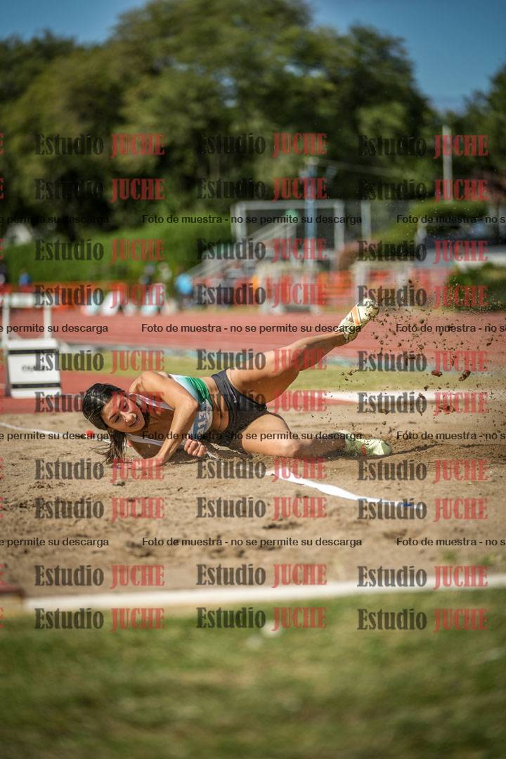 Fotos del salto en largo de mujeres