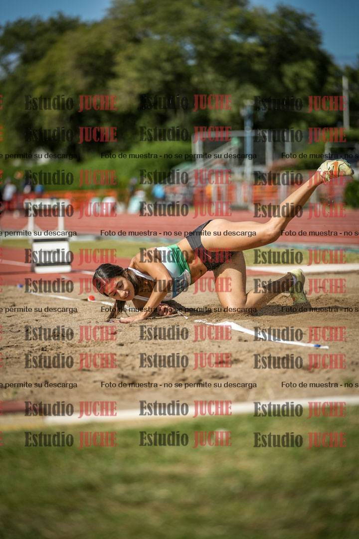 Fotos del salto en largo de mujeres