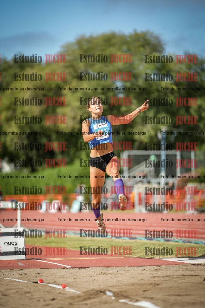 Fotos del salto en largo de mujeres